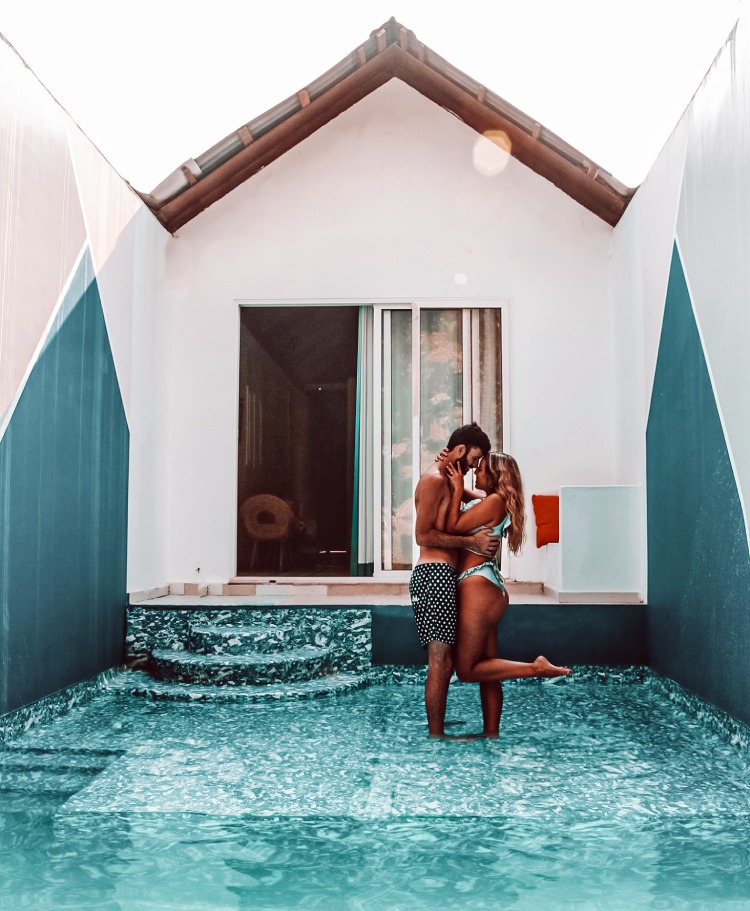 Pool suite poolside-Munjoh ocean resort-romantic couple standing in pool